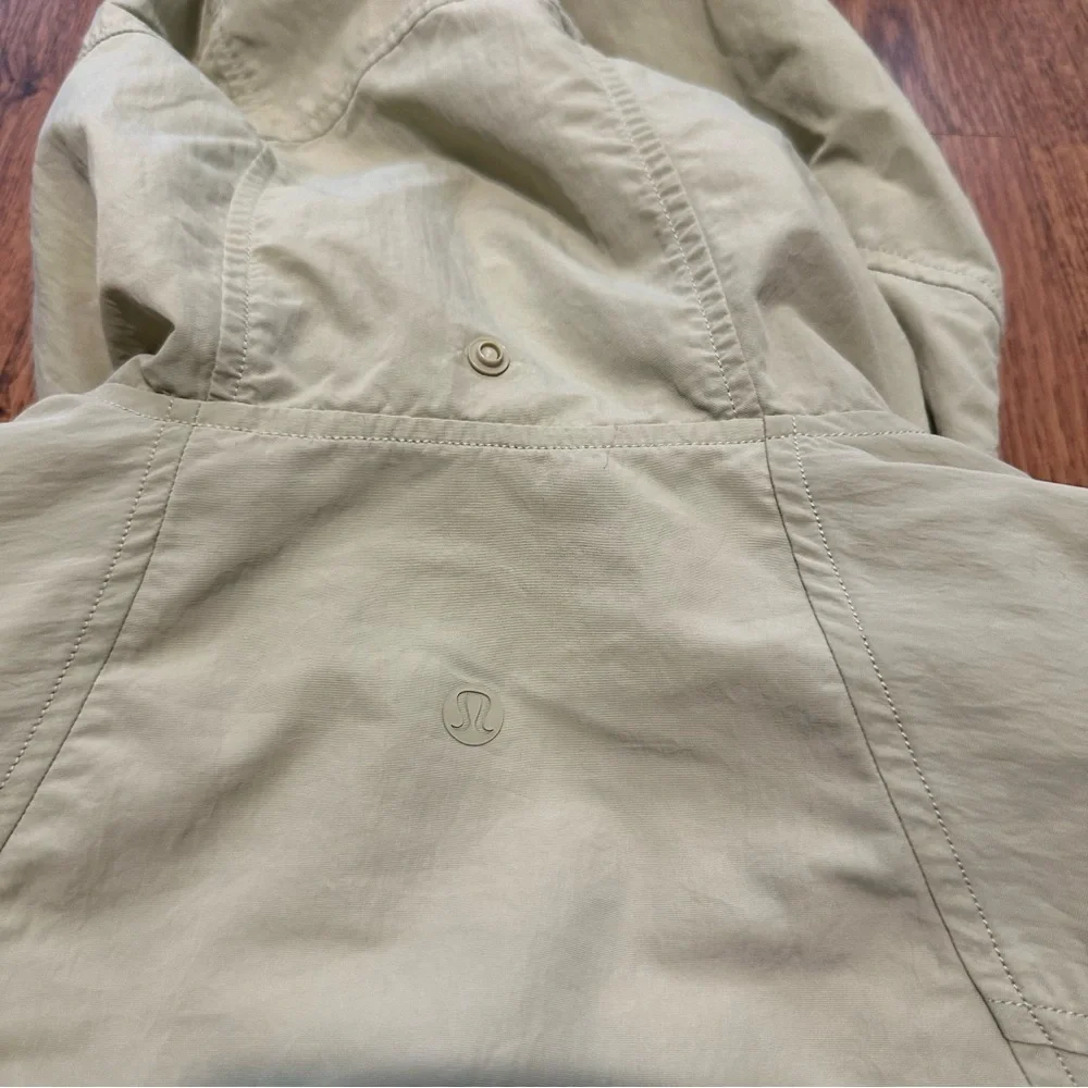 Lululemon Dew Green Always Effortless long Sleeve jacket size 6 windproof